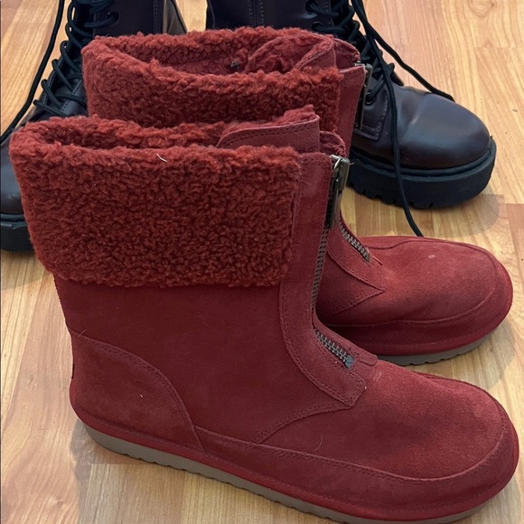 Koolaburra by Ugg Lytta Short Faux Fur Cuffed Boot Red Rhubarb Size 11 - Picture 2 of 5